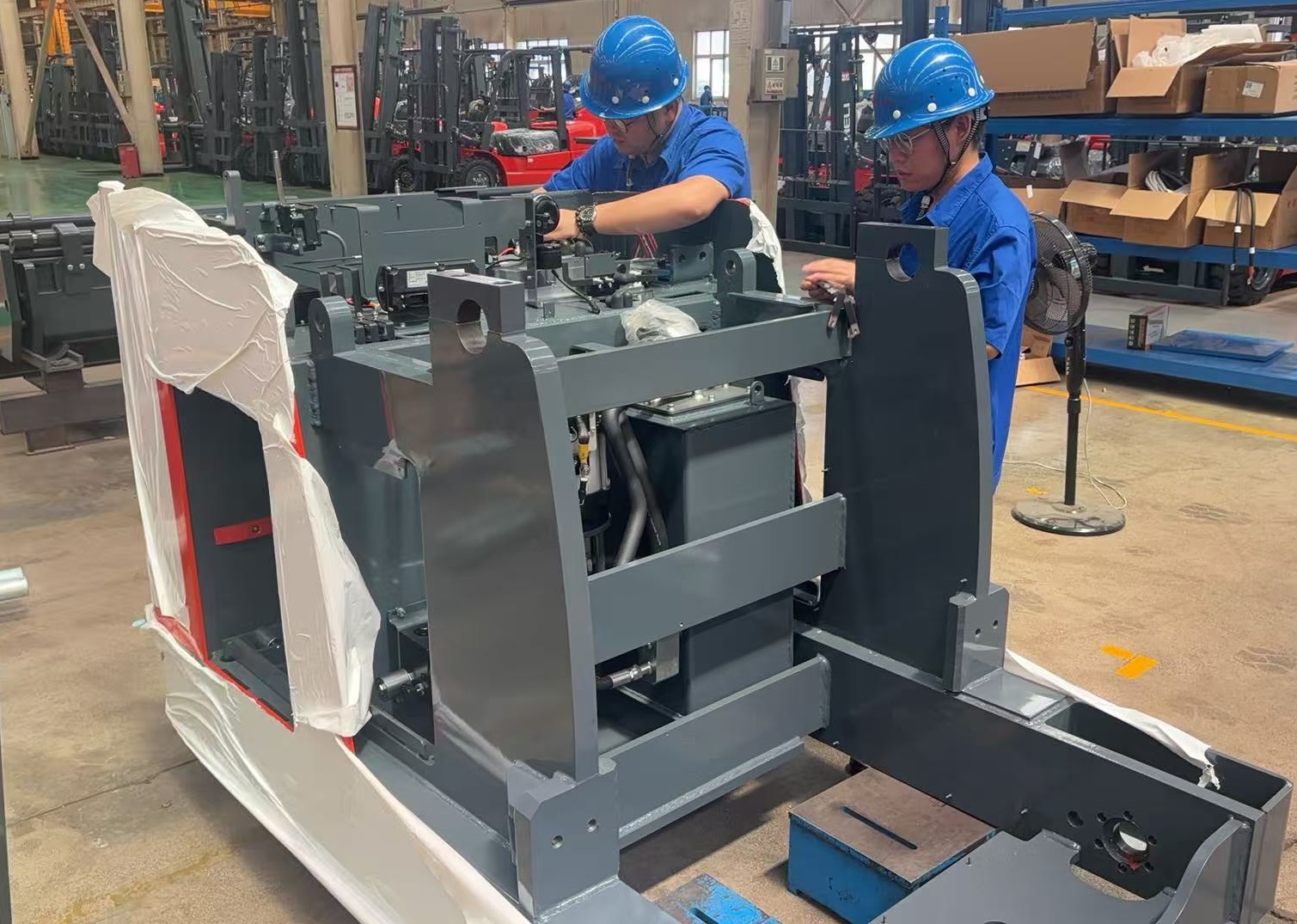 圖2 站架式人下行三向車車架焊接、裝配指導(dǎo) 左2圖.jpg