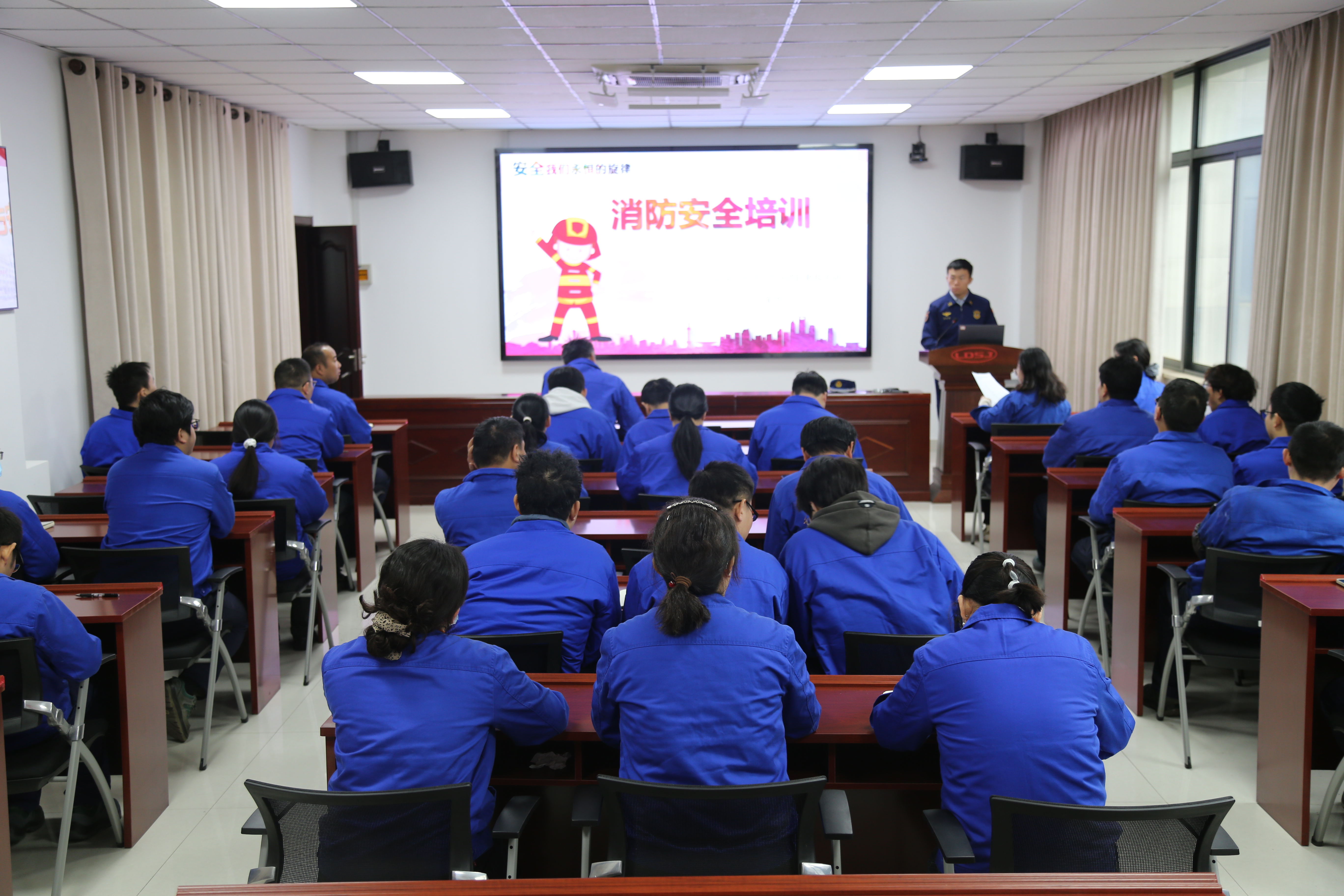 3.消防安全知識培訓(xùn).JPG